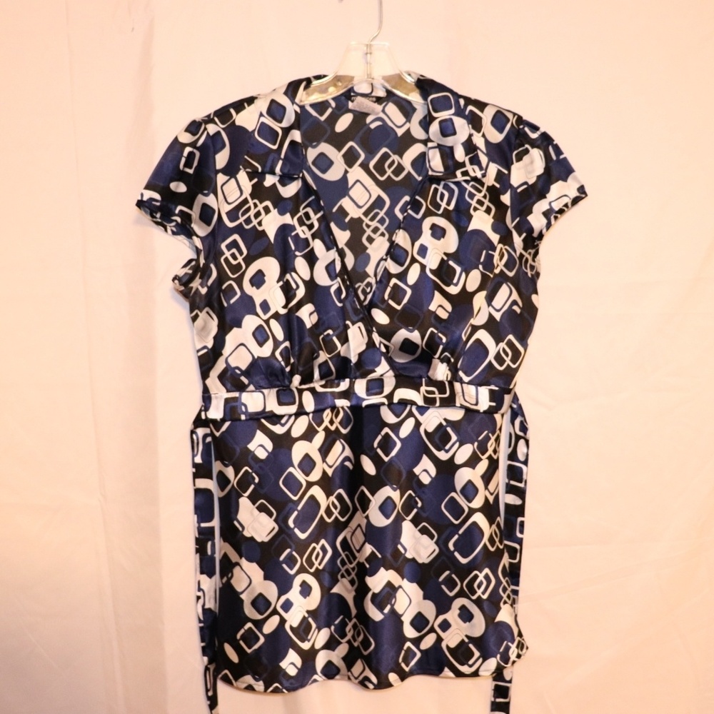 Silky short sleeve dress shirt